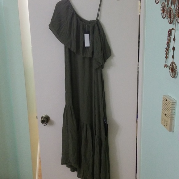 Bcbgmaxazria Conrad off the shoulder dress - Picture 6 of 7